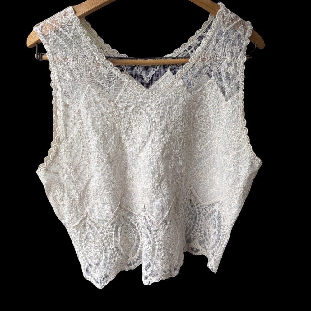 White Lace Sleeveless Women's Top - Brand: